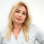 Елена Якас
