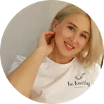 Яна Шаханова