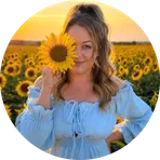 Оля Конюхова