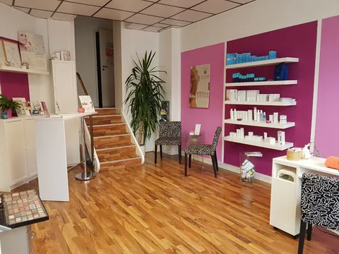 Bild 2 von 3 in der Galerie von "Kosmetikstudio Beauty n´more"