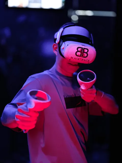 Изображение 2 из 6 в галерее "VR club Black Space"