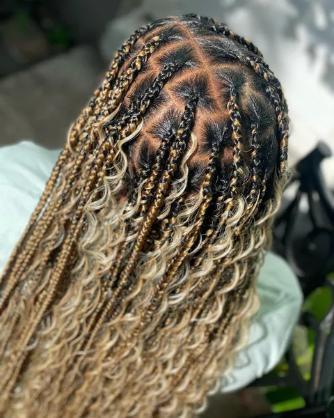 Image 3 sur 3 de la galerie "NATUR'HAIR BEAUTY"