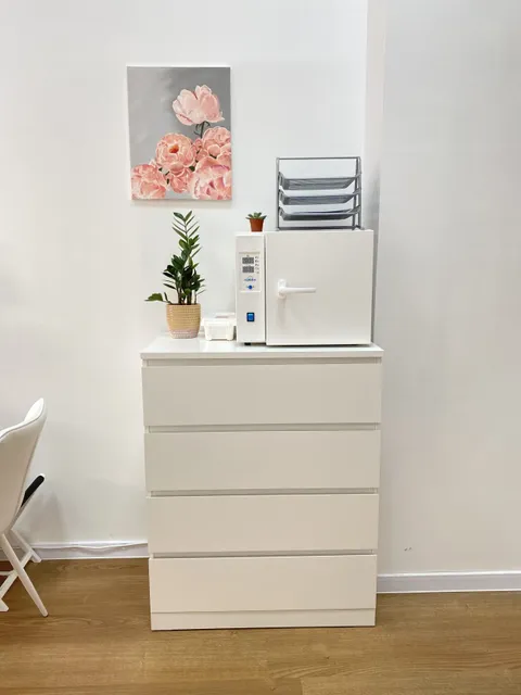 Зображення 9 з 15 у галереї "Akperova Nail Studio"