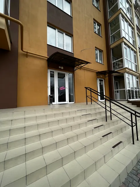 Зображення 3 з 4 у галереї "Iconic Beauty Studio"