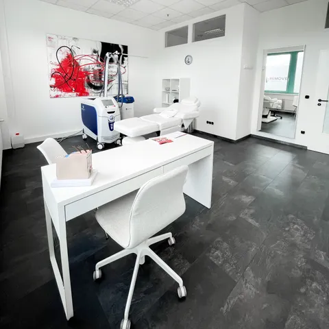 Bild 2 von 8 in der Galerie von "Remove Laserzentrum Pforzheim"