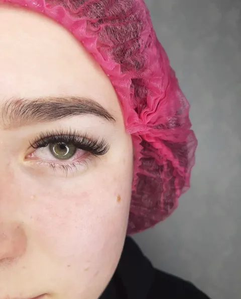 Зображення 6 з 25 у галереї "Lash.room.sh"