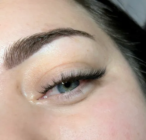 Зображення 8 з 25 у галереї "Lash.room.sh"