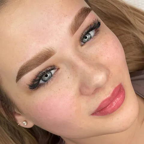 Zdjęcie 1 z 8 w galerii "Kosmetik La Bella"