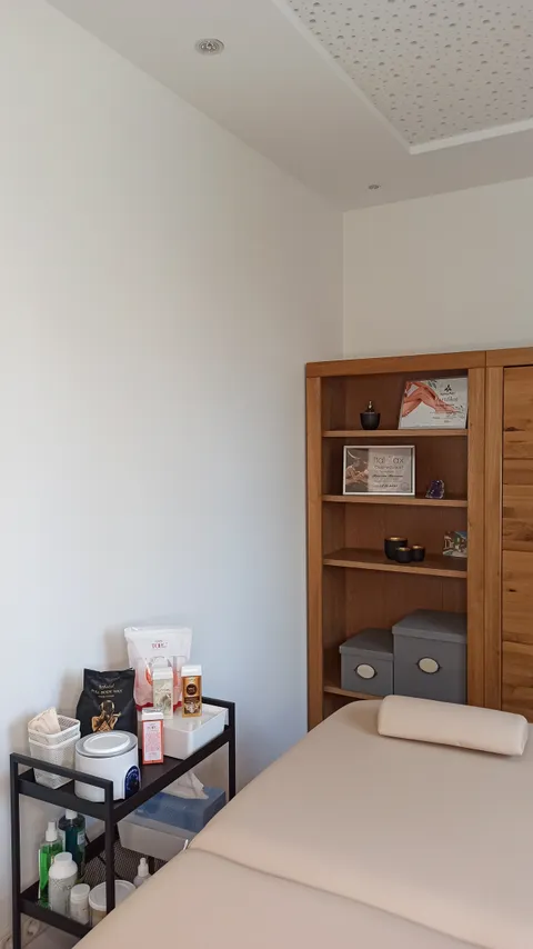 Bild 2 von 5 in der Galerie von "Tatiana Naison Haarentfernung Studio"