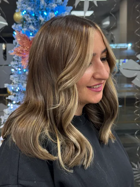 Imagen 8 de 8 en la galería de "Salón ORYSLAVA peluquería"