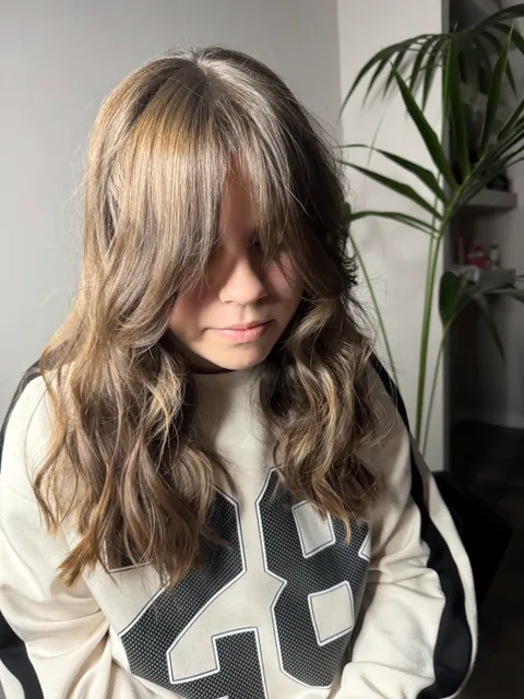 Imagen 7 de 8 en la galería de "Salón ORYSLAVA peluquería"