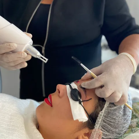 Imagem 7 de 13 na galeria de "Pabreu Pedicure Medicinal"
