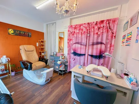 Bild 1 von 5 in der Galerie von "Mooncosmetics"