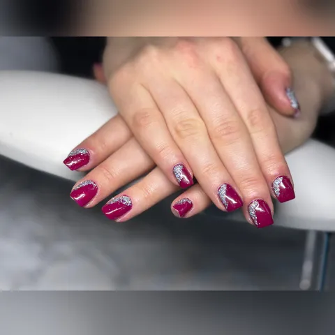 Bild 3 von 4 in der Galerie von "Pure-Nails By jenny"