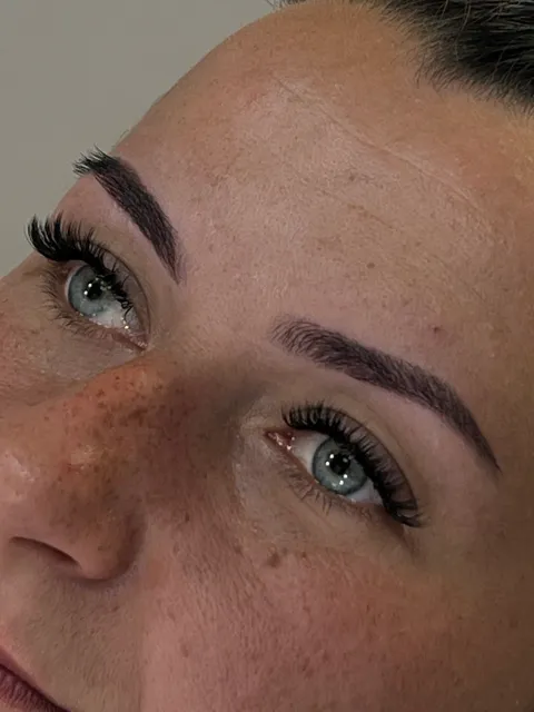 Зображення 1 з 12 у галереї "Lush - Happy space"