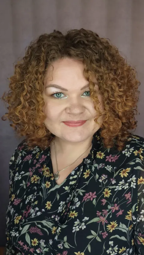 Obraz 1 z 35 w galerii "loki.perm.hair"