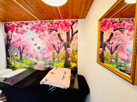 Bild 8 von 12 in der Galerie von "Mooncosmetics"