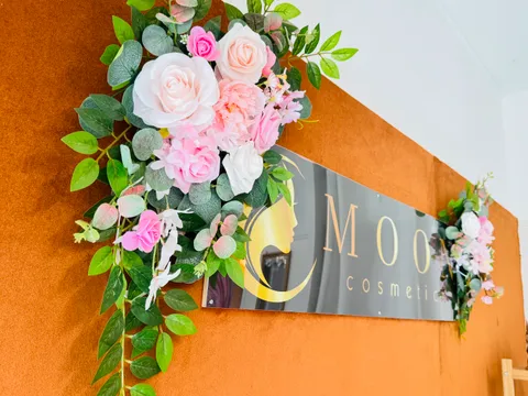 Bild 10 von 12 in der Galerie von "Mooncosmetics"