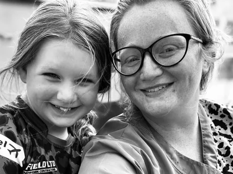 "Labra-Claws Avenue" gallery image 2 of 7