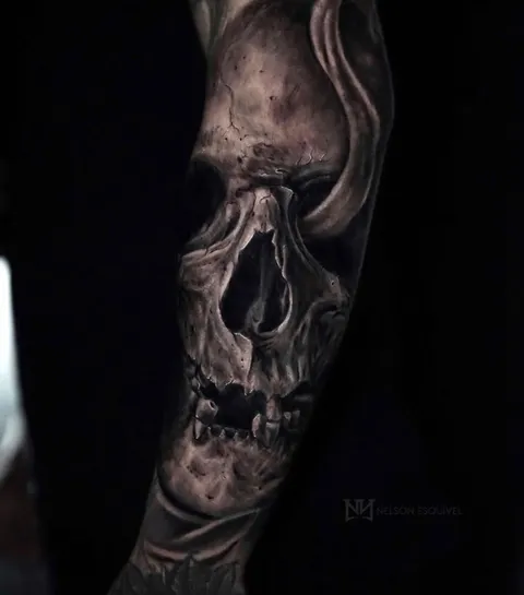 Bild 1 von 32 in der Galerie von "Gerade Linie Tattoo"