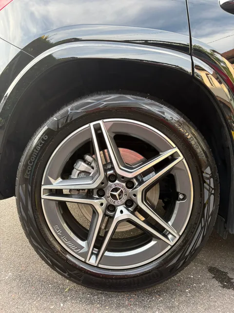 Bild 4 von 13 in der Galerie von "In & Out Carwash"