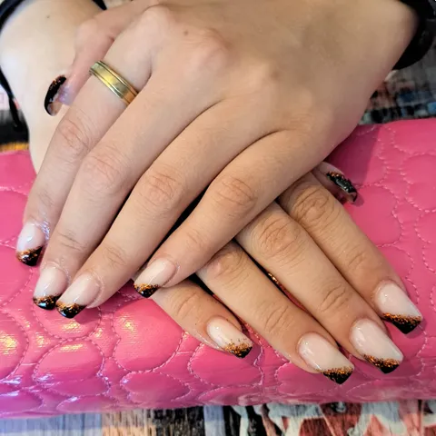 Bild 2 von 9 in der Galerie von "Beauty Nails By Nicky"