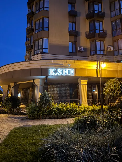 Зображення 6 з 15 у галереї "K.SHE brows&nails"