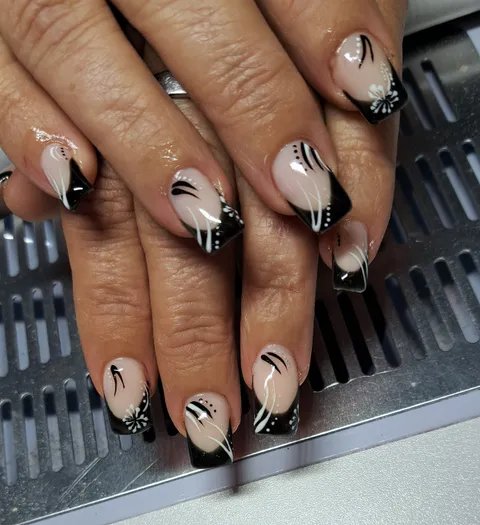 Bild 9 von 9 in der Galerie von "Beauty Nails By Nicky"