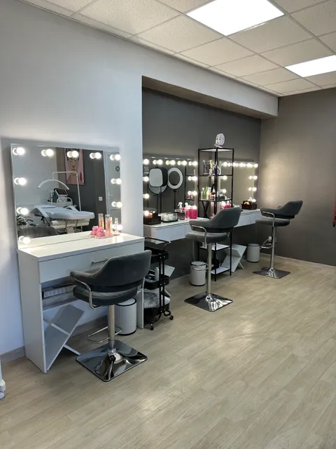 Зображення 2 з 2 у галереї "CBrows Studio"