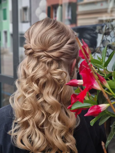 Bild 9 von 17 in der Galerie von "Coiffeur zur Linde"