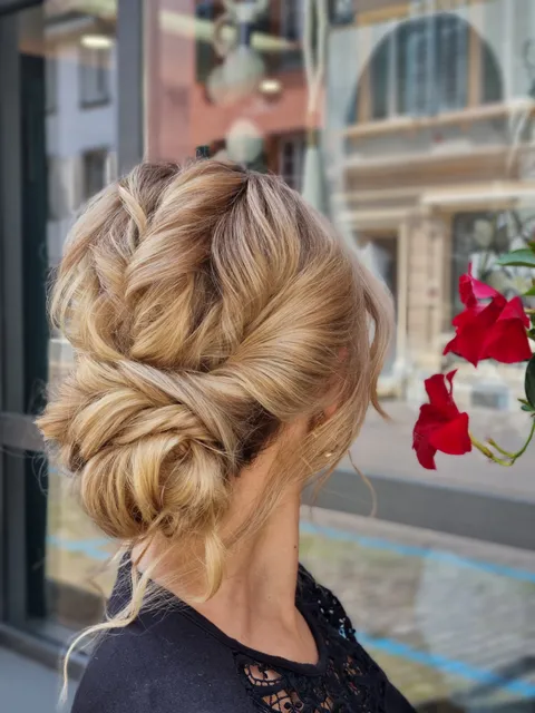 Bild 2 von 17 in der Galerie von "Coiffeur zur Linde"