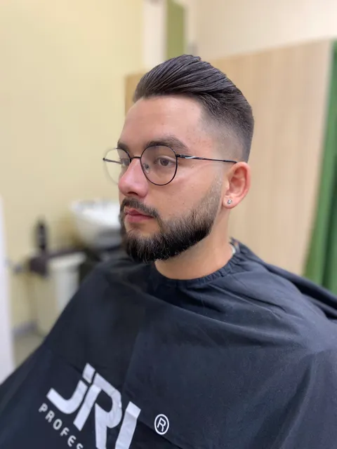 Зображення 3 з 6 у галереї "Guapo Barbershop"