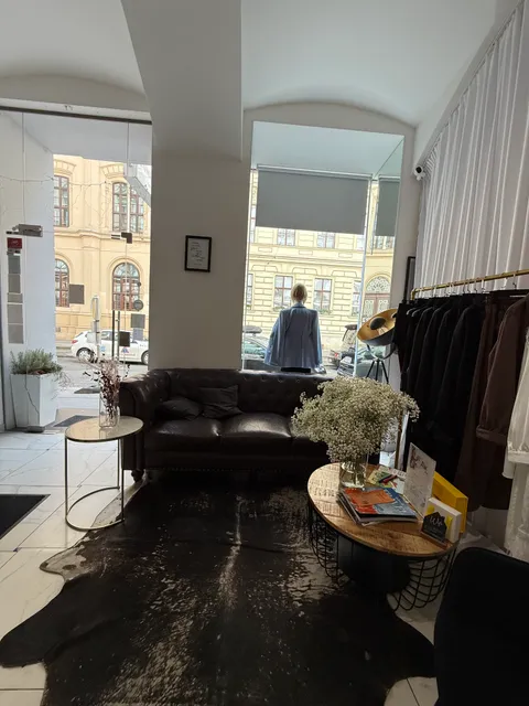 Зображення 4 з 10 у галереї "BARBERDOS"