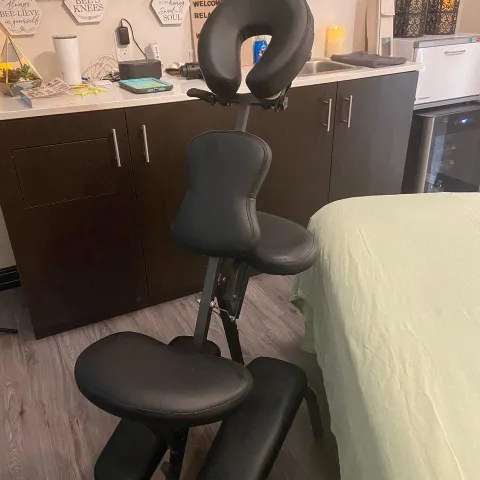 "SAINT PEACEFUL BODY MASSAGE" gallery image 6 of 6
