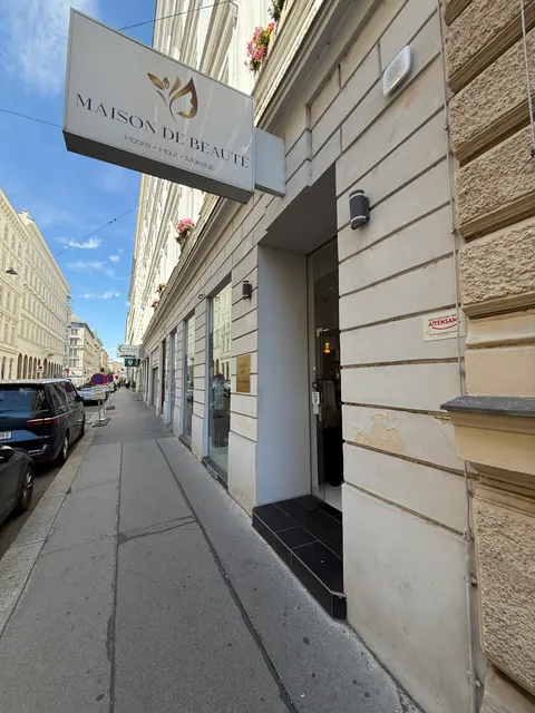 Зображення 1 з 10 у галереї "BARBERDOS"