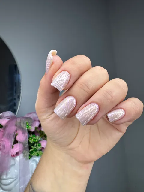 Зображення 1 з 15 у галереї "K.SHE brows&nails"