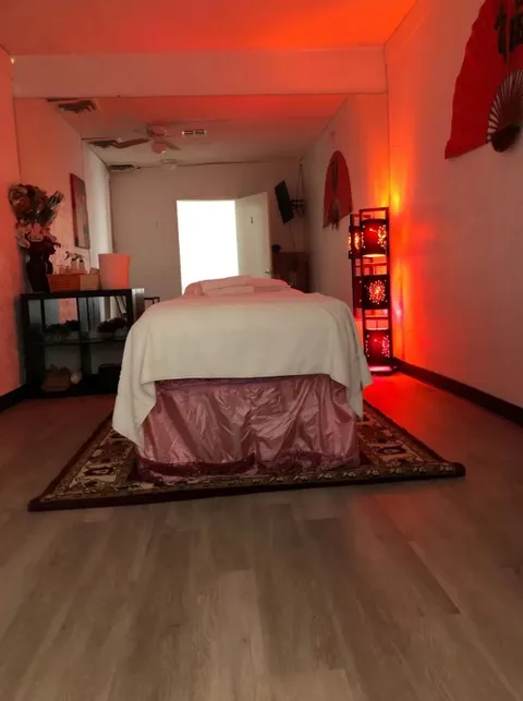 Image 1 of 1 in the gallery of "Peaceful massage relief spa"