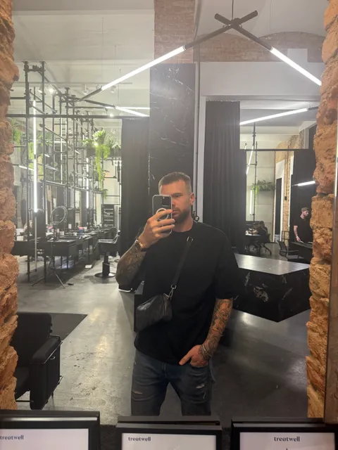 Зображення 9 з 10 у галереї "BARBERDOS"