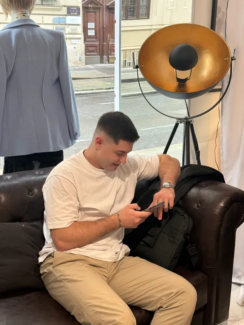 Зображення 5 з 10 у галереї "BARBERDOS"