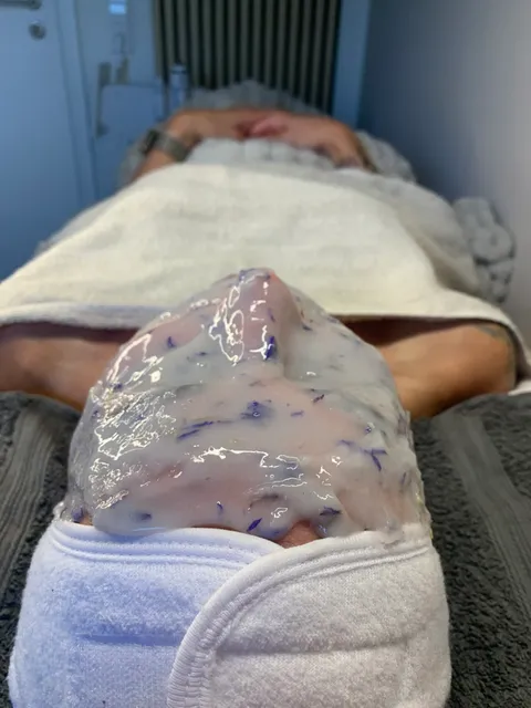 Bild 4 von 9 in der Galerie von "GlowTime Kosmetik"