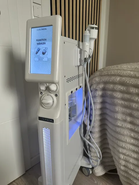 Bild 7 von 9 in der Galerie von "GlowTime Kosmetik"