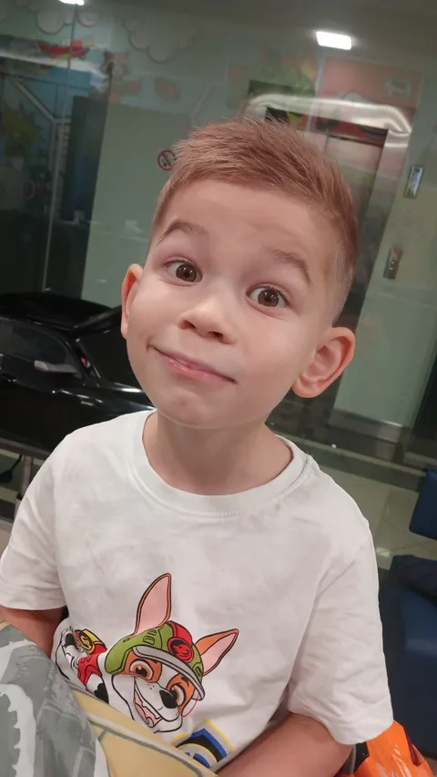 Зображення 4 з 21 у галереї "Boys BarberKids"