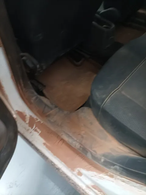 Imagen 4 de 5 en la galería de "ERIDAN 2015 S.L. Limpia auto Cadrete"