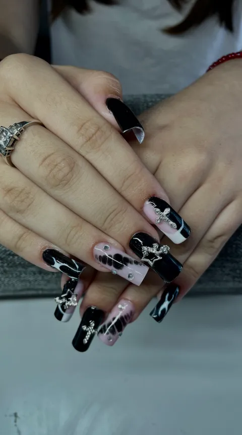 Zdjęcie 5 z 5 w galerii "OLIV-RO Nails"
