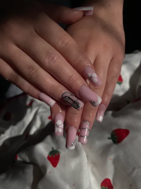 Zdjęcie 4 z 5 w galerii "OLIV-RO Nails"