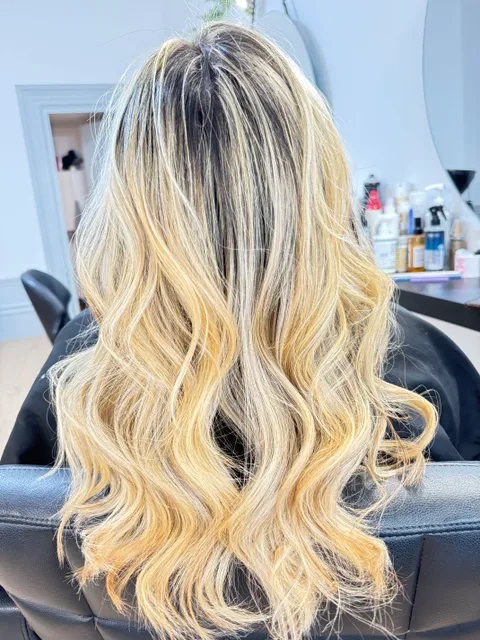 Imagem 1 de 10 na galeria de "Eliete Cabeleireira"