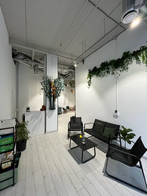 Зображення 1 з 13 у галереї "Chichi School"