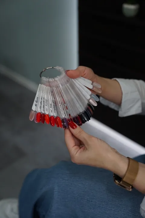 Bild 3 von 33 in der Galerie von "Alina Kaplina Nails Space & Academy"