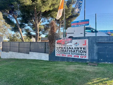 Image 3 sur 4 de la galerie « Pigeon Clean »