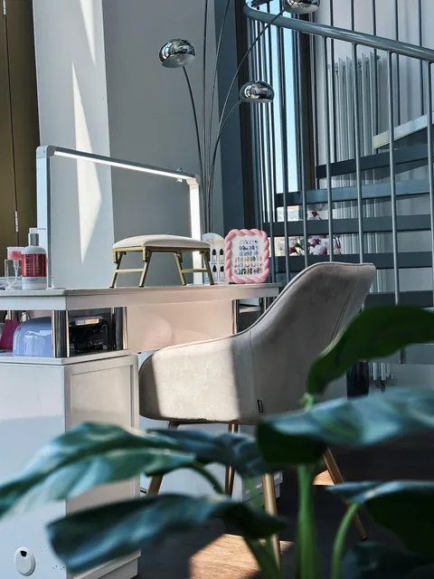 Bild 2 von 4 in der Galerie von "Lashère Beauty"